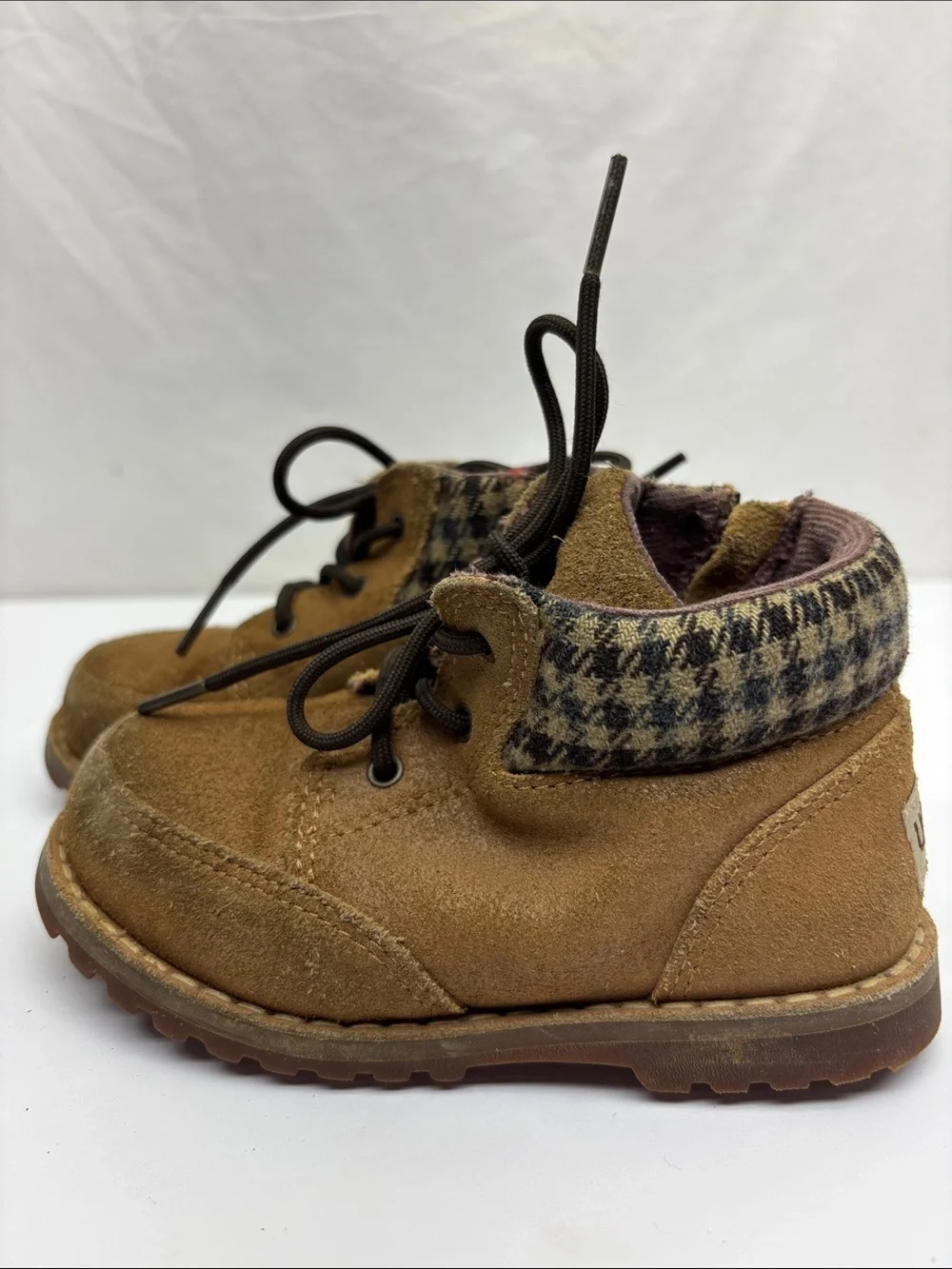 UGG Kids Chestnut Suede Lace-Up Boots, SZ 8 toddler boy, box 72